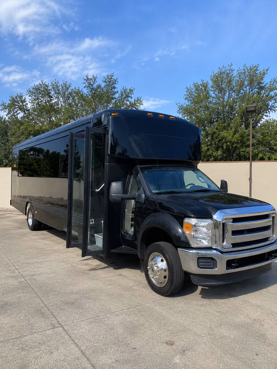 eagle mountain 20 passenger party bus