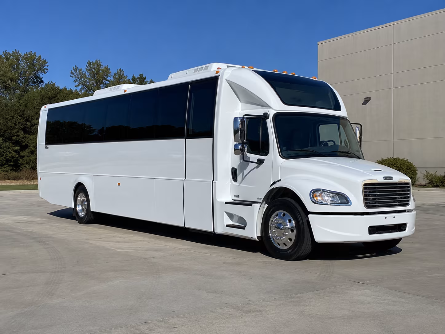 eagle mountain 28 passenger party bus