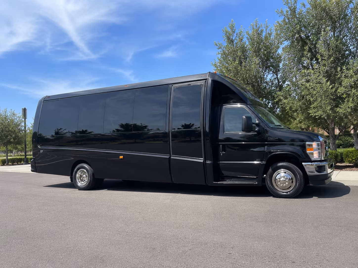 why a bus rental makes your ashton gardens or thanksgiving point wedding run smoother